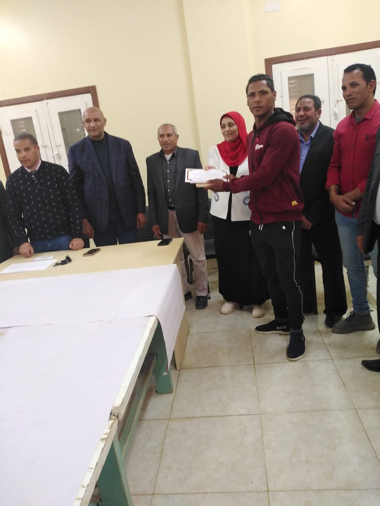 تكريم فريق كرة اليد في الوادي الجديد (8)