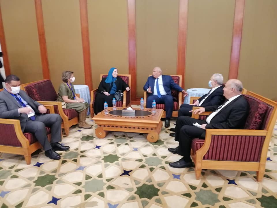 الوادي الجديد تشارك في الملتقى 12 للمسئولية المجتمعية (1)