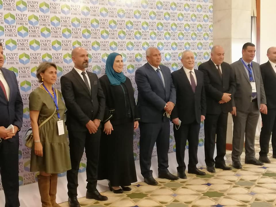 الوادي الجديد تشارك في الملتقى 12 للمسئولية المجتمعية (2)