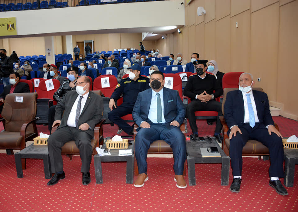 جلسة المجلس التنفيذي للوادي الجديد (2)