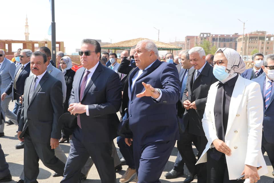 وزير التعليم يزور الوادي الجديد (1)