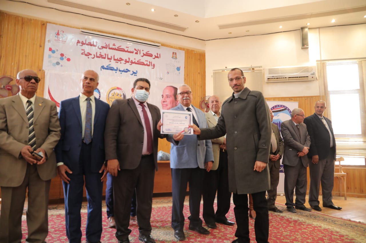 احتفالية تكريم اوائل الطلبة بالوادي الجديد (5)