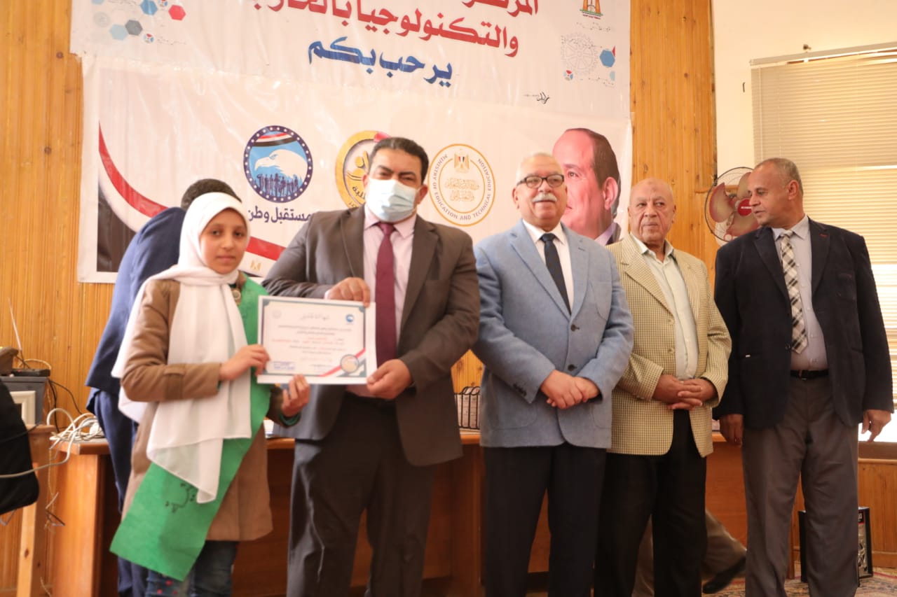 احتفالية تكريم اوائل الطلبة بالوادي الجديد (9)