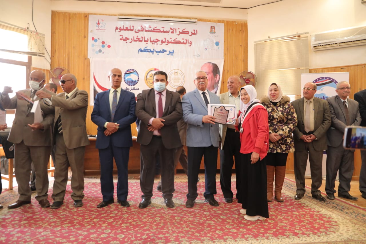 احتفالية تكريم اوائل الطلبة بالوادي الجديد (11)