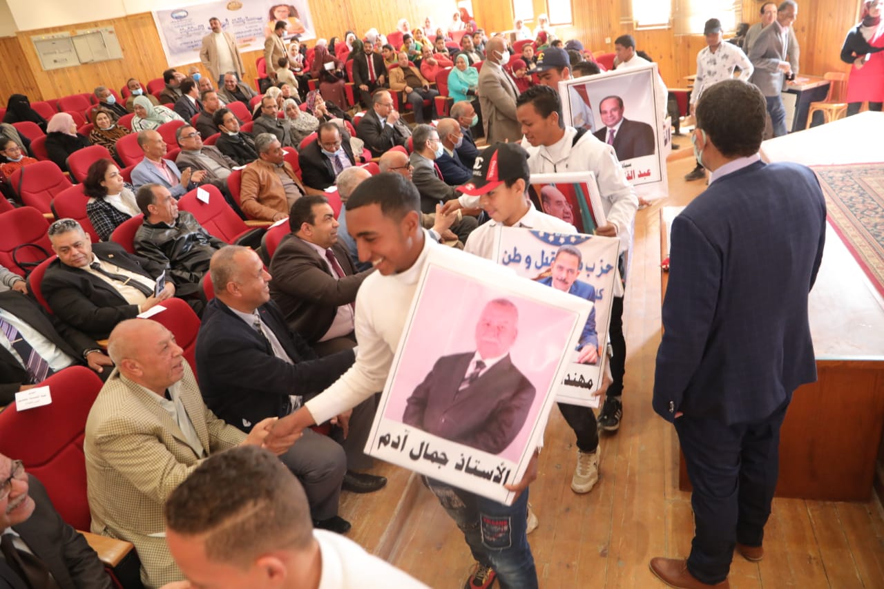 احتفالية تكريم اوائل الطلبة بالوادي الجديد (16)