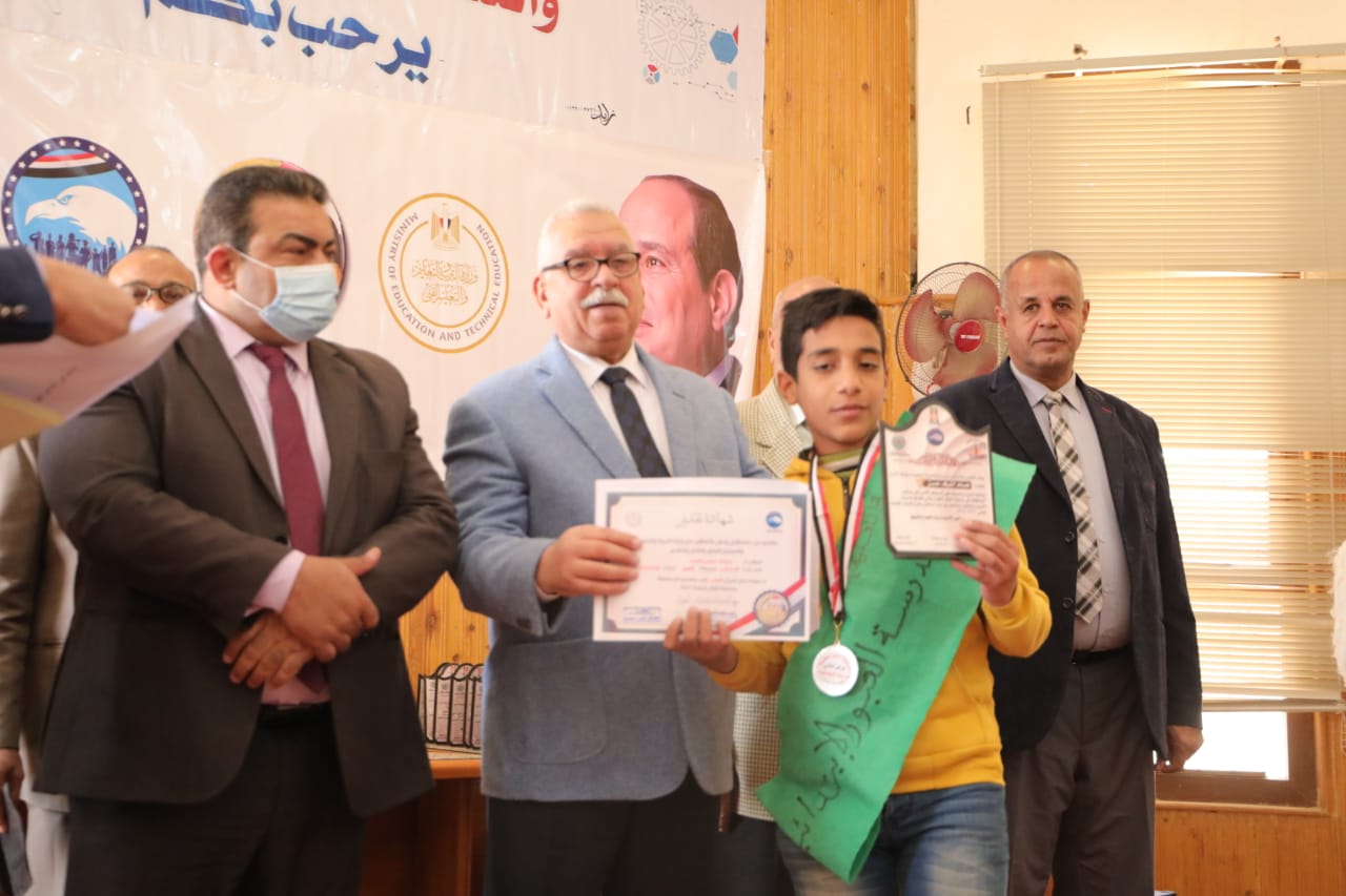 احتفالية تكريم اوائل الطلبة بالوادي الجديد (17)