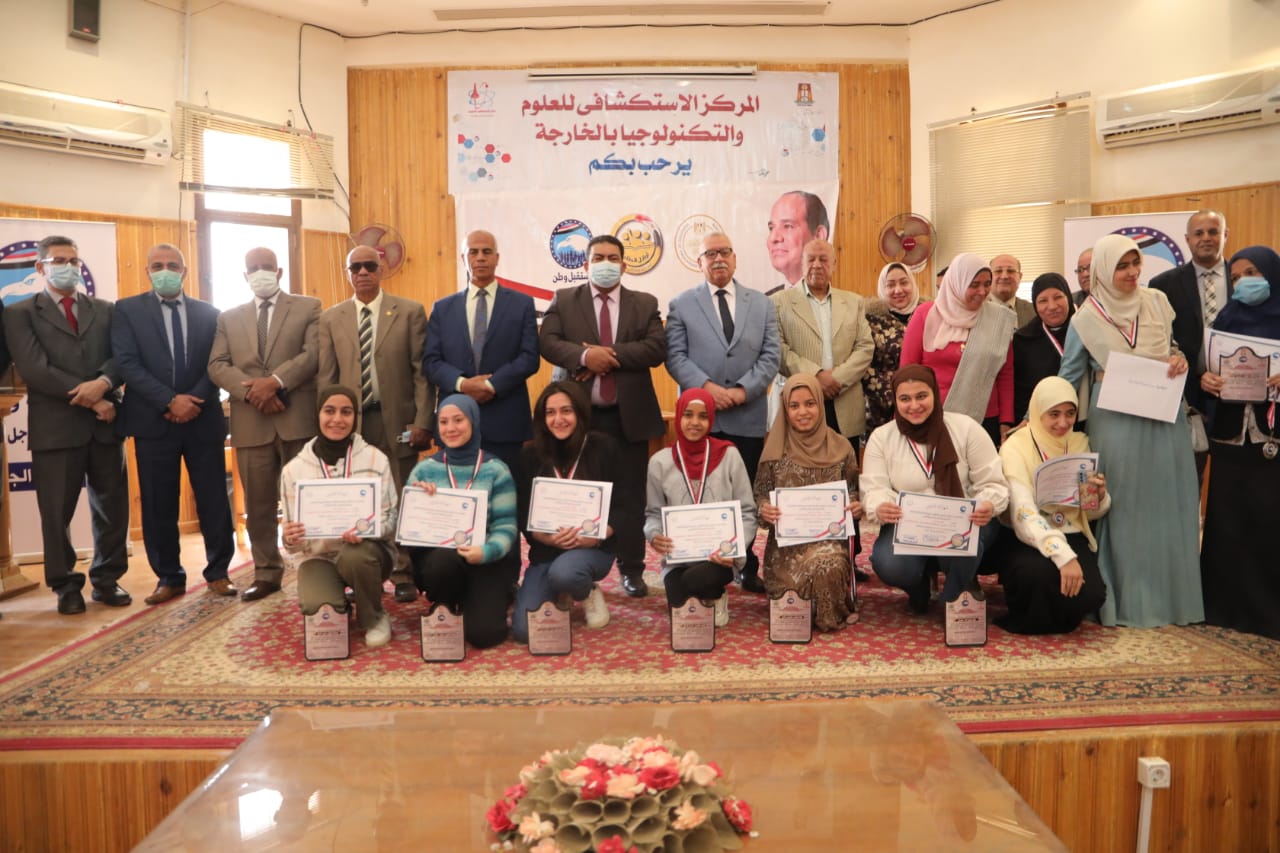 احتفالية تكريم اوائل الطلبة بالوادي الجديد (23)