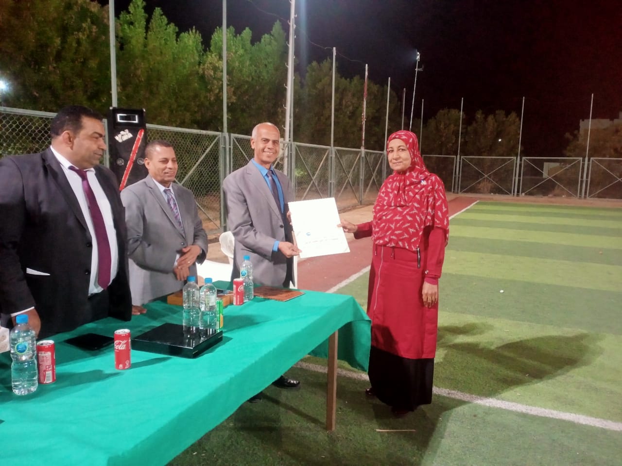 احتفالية تكريم أمهات مثاليات في مركزي الخارجة وباريس (1)
