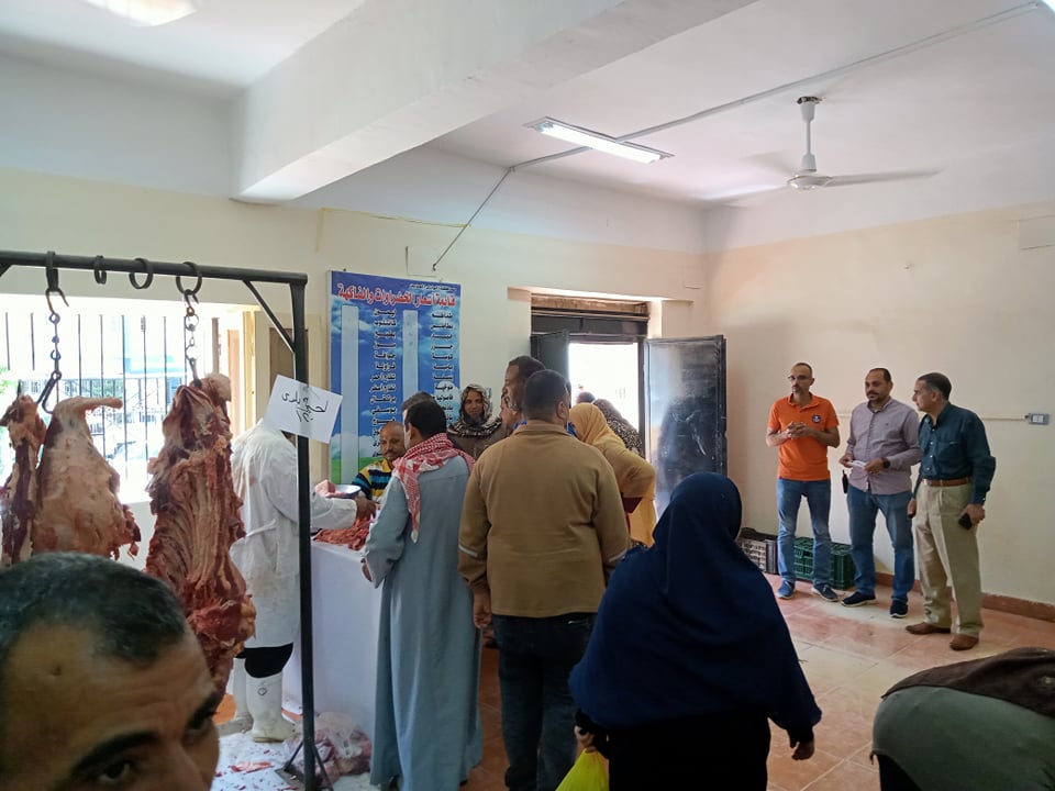 منفذ بيع الحوم البلدية بالخارجة (6)