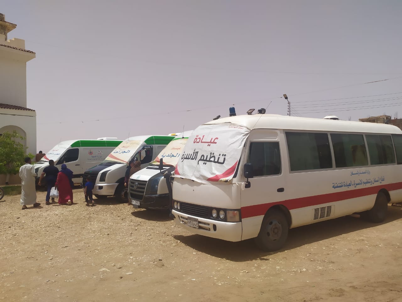 3 قوافل طبية في مركزي الداخلة وبلاط (5)