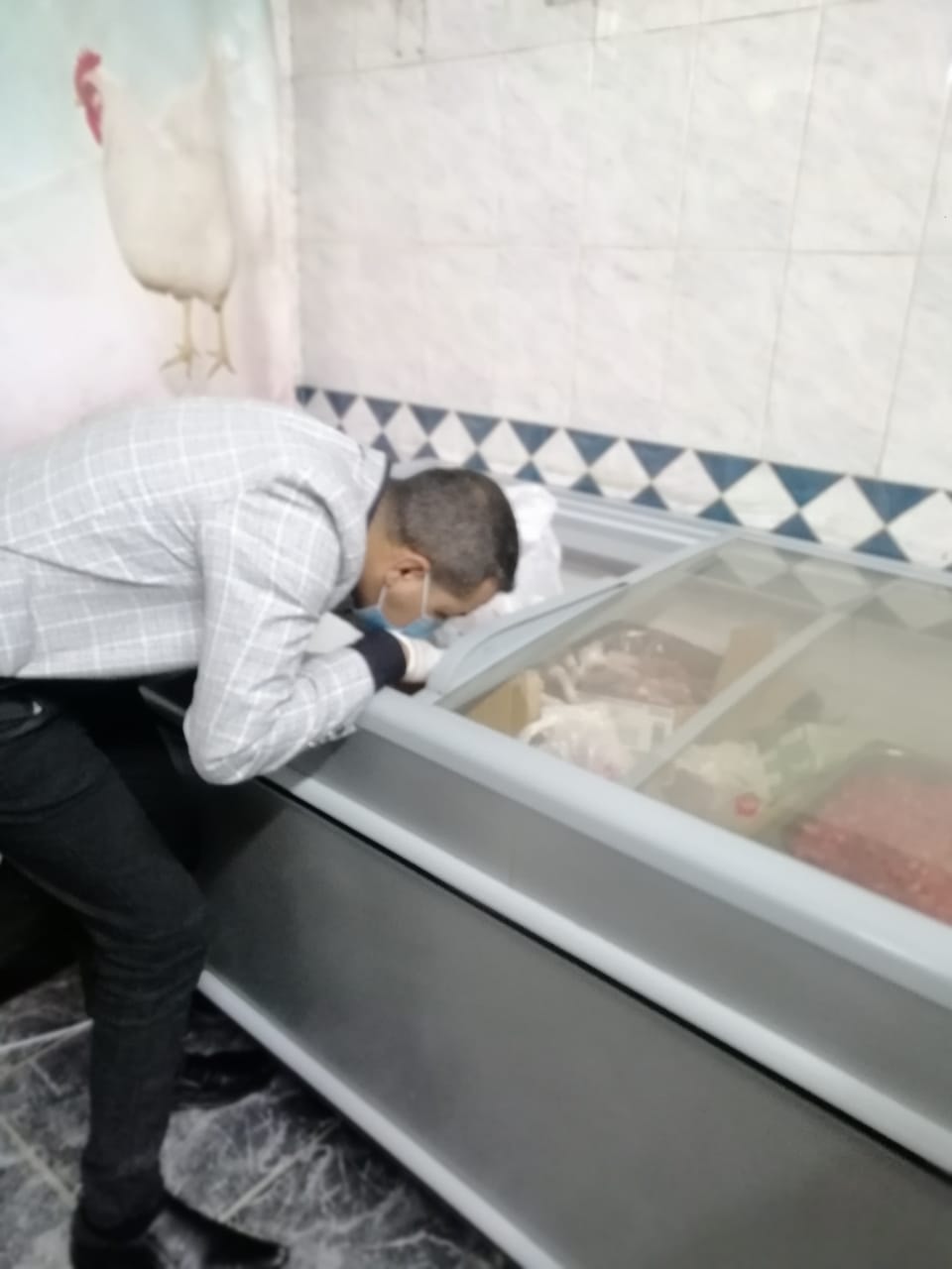 ضبط أغذية غير صالحة للاستهلاك الآدمي في الوادي الجديد( (3)