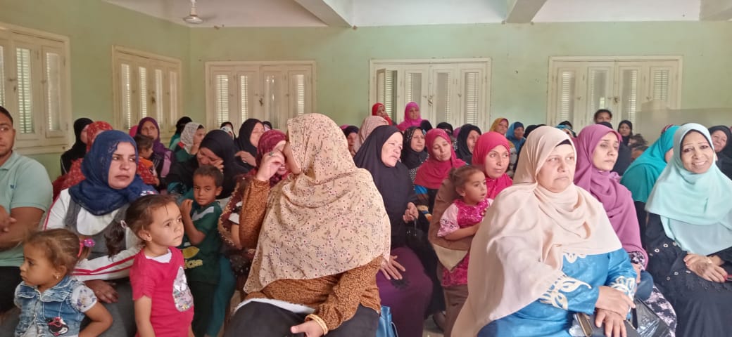 قومي المرأة ينفذ 5 ندوات بالوادي الجديد (3)