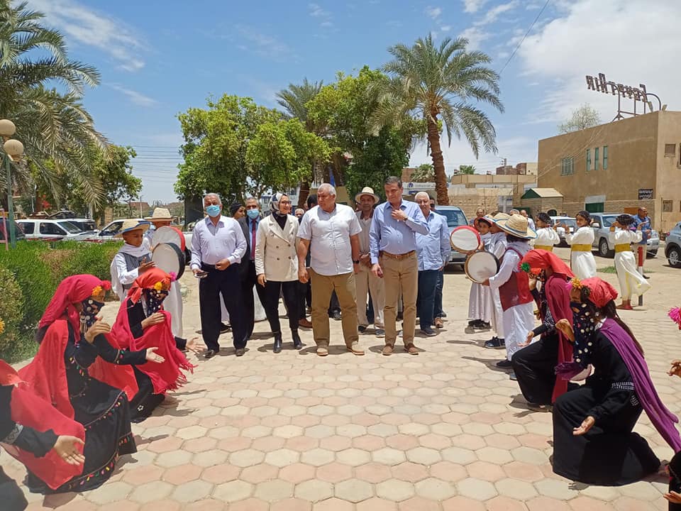 تدشين مبادرة باب رزق بواحة الداخلة في الوادي الجديد (4)