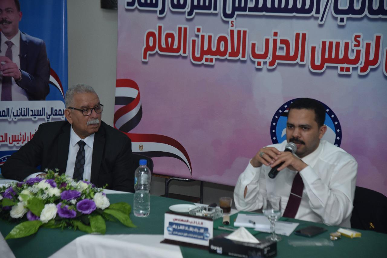 جانب من زيارة المهندس أشرف رشاد للوادي الجديد (3)