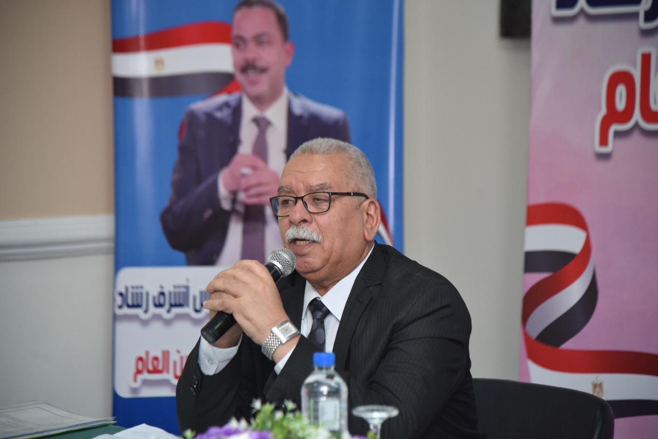 جانب من زيارة المهندس أشرف رشاد للوادي الجديد (7)