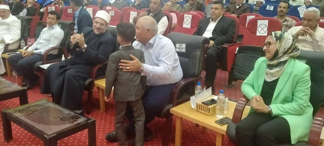 وزيري الشباب والاوقاف يطلقان أولى فعاليات اللقاء المفتوح للعلماء والمثقفين من الوادي الجديد (2)