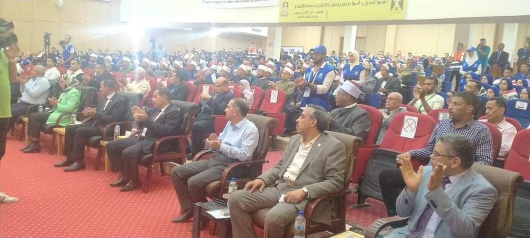 وزيري الشباب والاوقاف يطلقان أولى فعاليات اللقاء المفتوح للعلماء والمثقفين من الوادي الجديد (6)