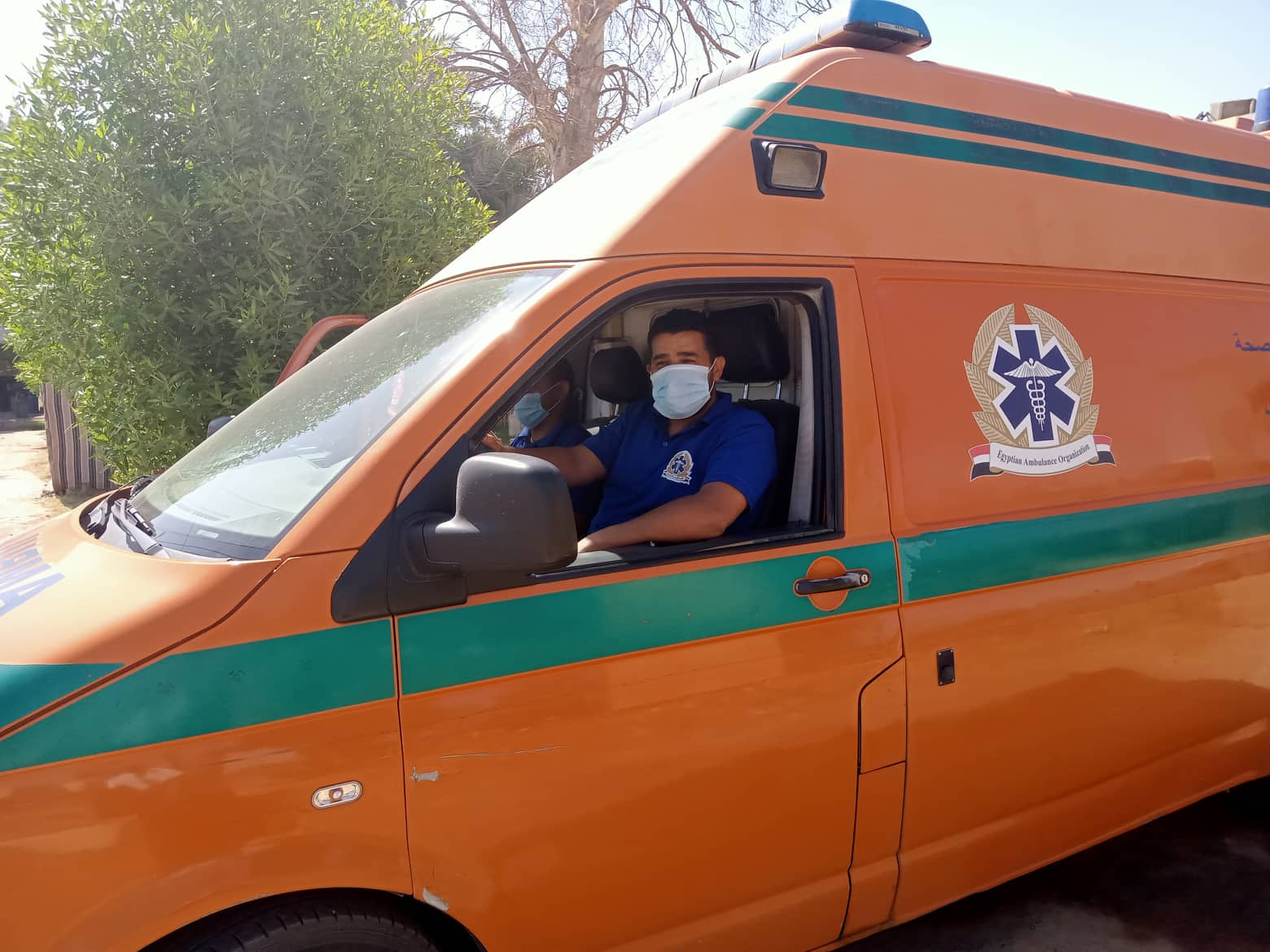 طبيب وزائرة صحية واسعاف ومبردات مياه بلجان الثانوية بالوادي الجديد (4)