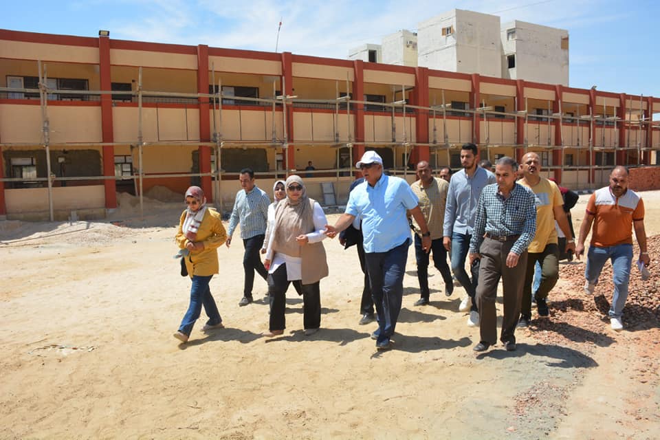 إنشاء مدرسة تكنولوجية WE بواحة الخارجة في الوادي الجديد (4)