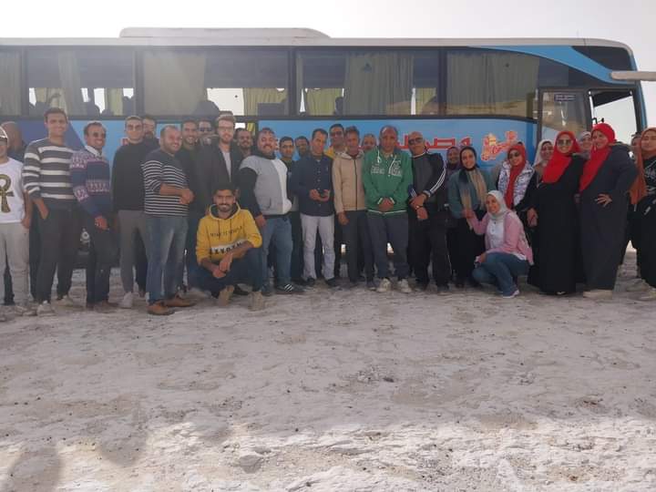 الصحراء البيضاء تستقبل أفواج اعرف بلدك في الوادي الجديد (1)