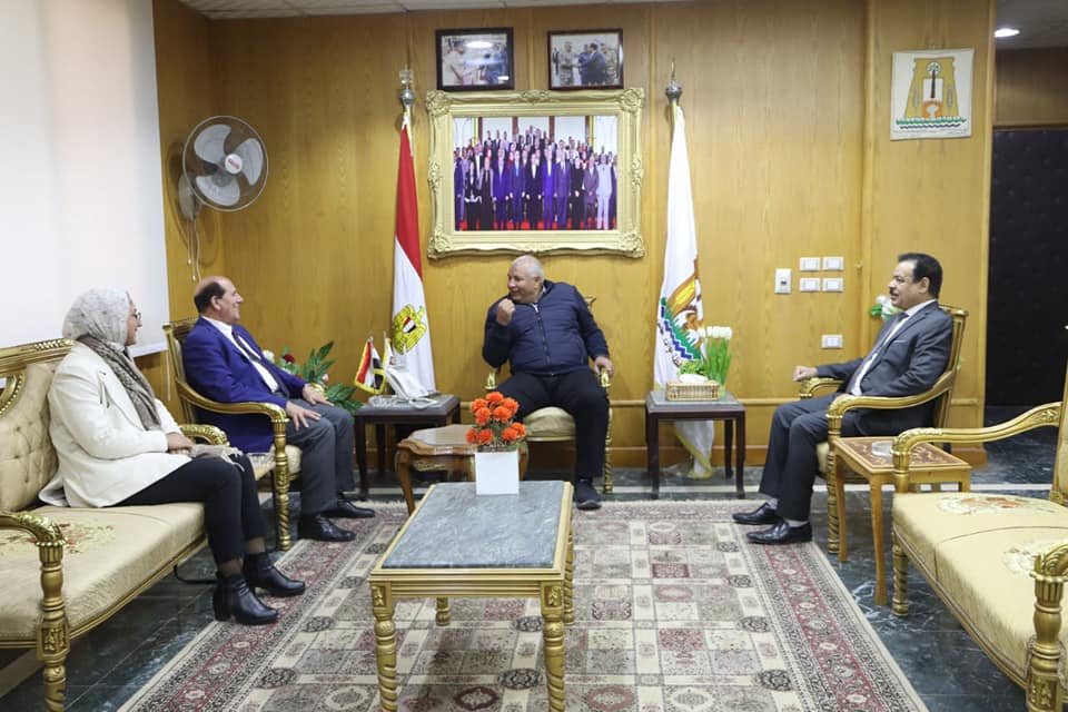 مستشار أمين جامعة الدول العربية يزور الوادي الجديد