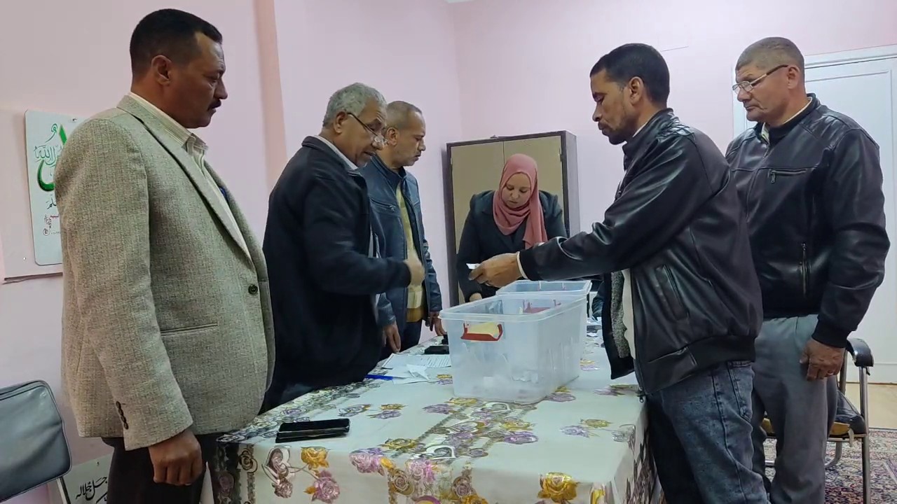 الوادي الجديد تجري قرعة لتوزيع المنازل الريفية بقرية الخرطوم (1)