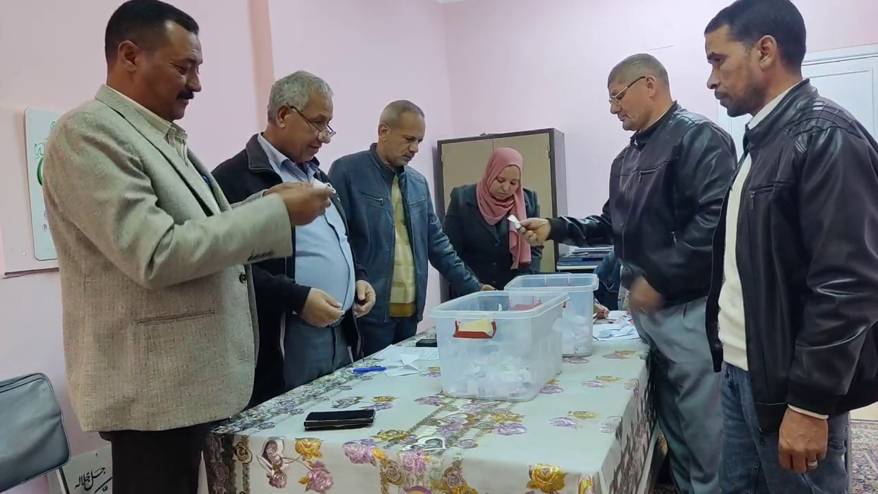الوادي الجديد تجري قرعة لتوزيع المنازل الريفية بقرية الخرطوم (6)