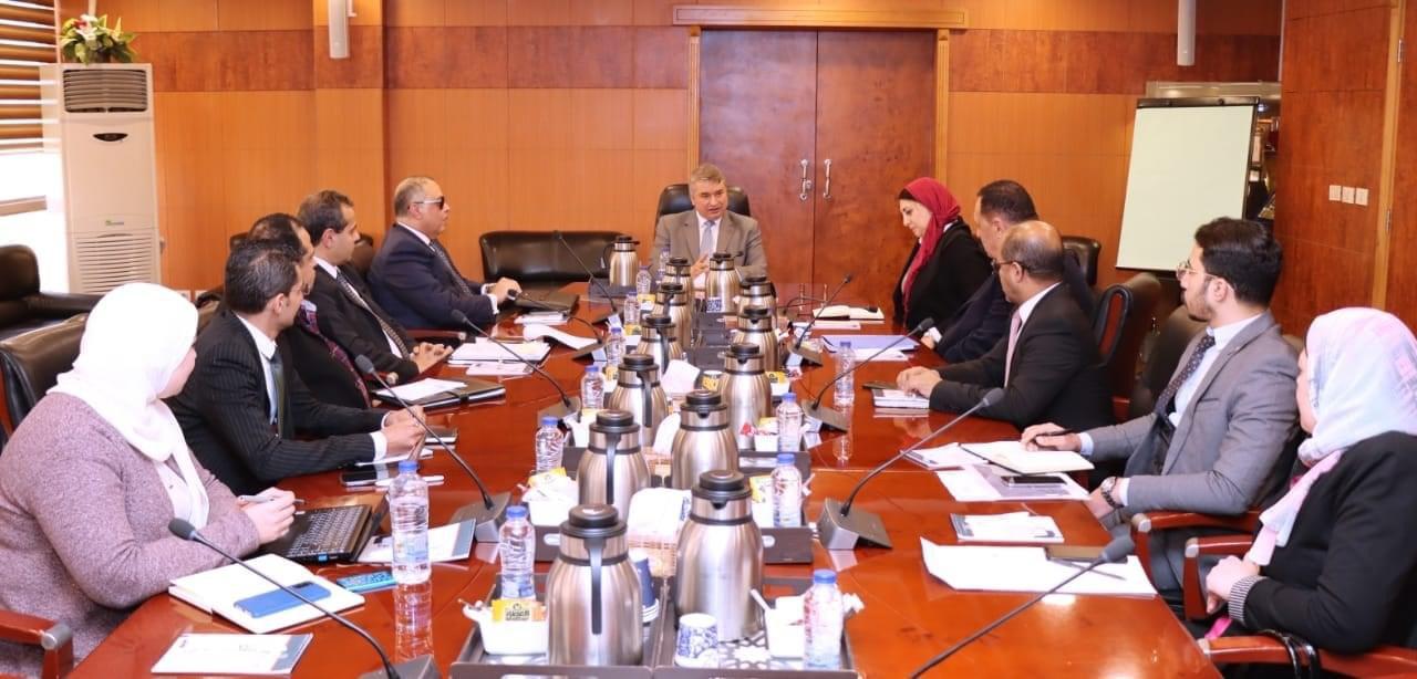 فوسفات مصر توقع عقود عمل مع الإمارات لإقامة مصنع كيماويات (7)