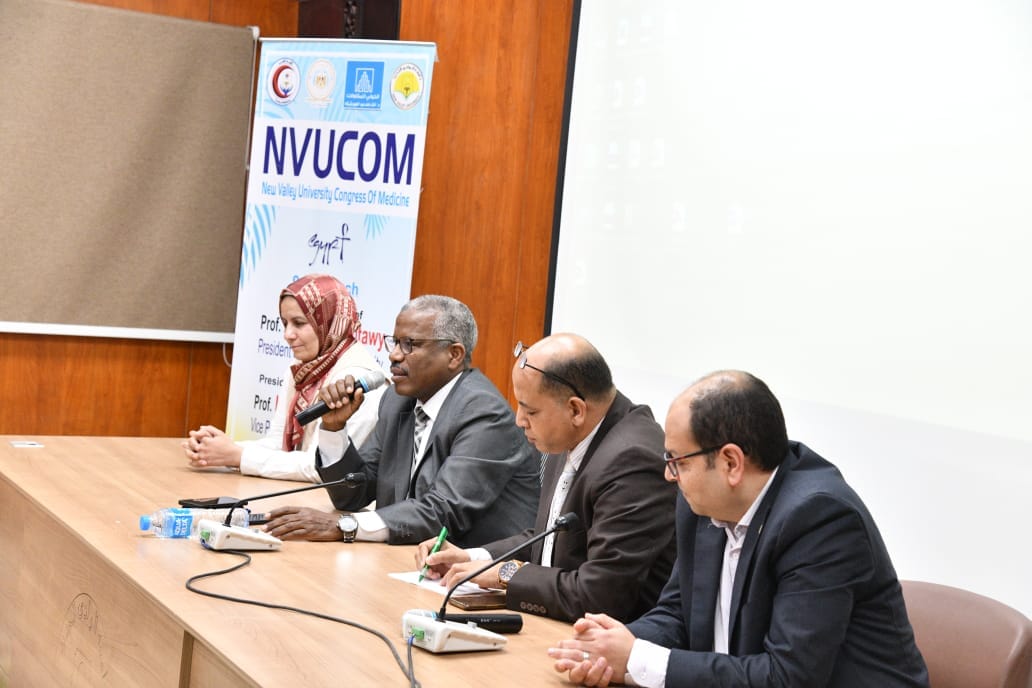 فعاليات المؤتمر الثاني لكلية الطب بمقر الجامعة (2)