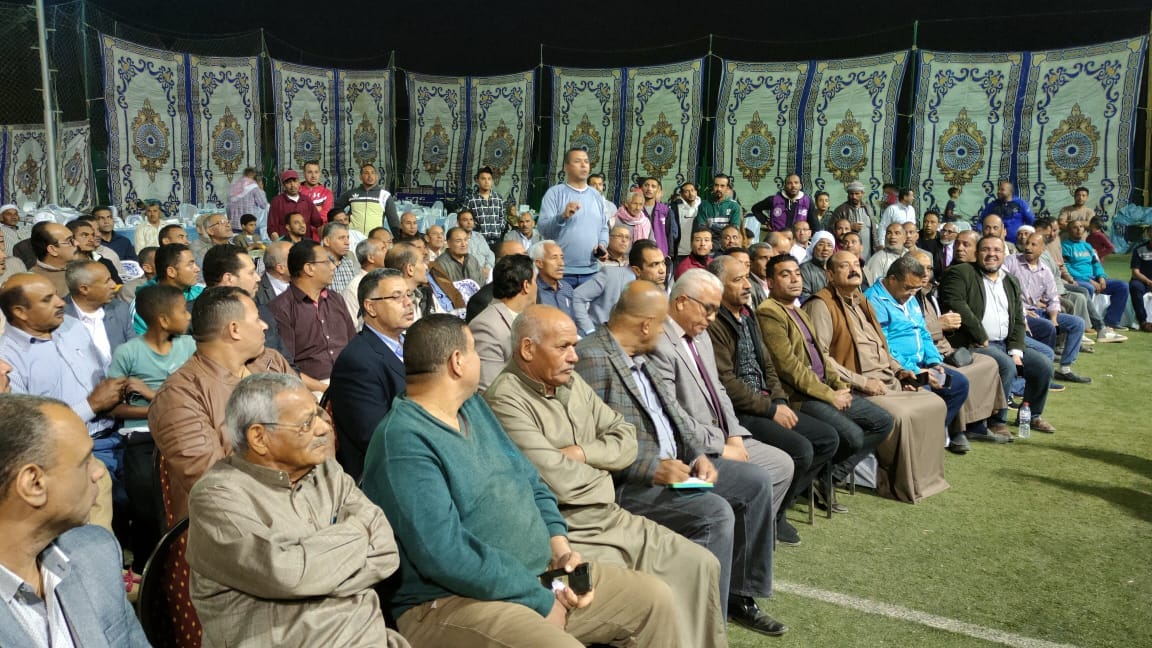 محافظ الوادي الجديد يزور مركز الداخلة ويلتقي الجماهير (3)