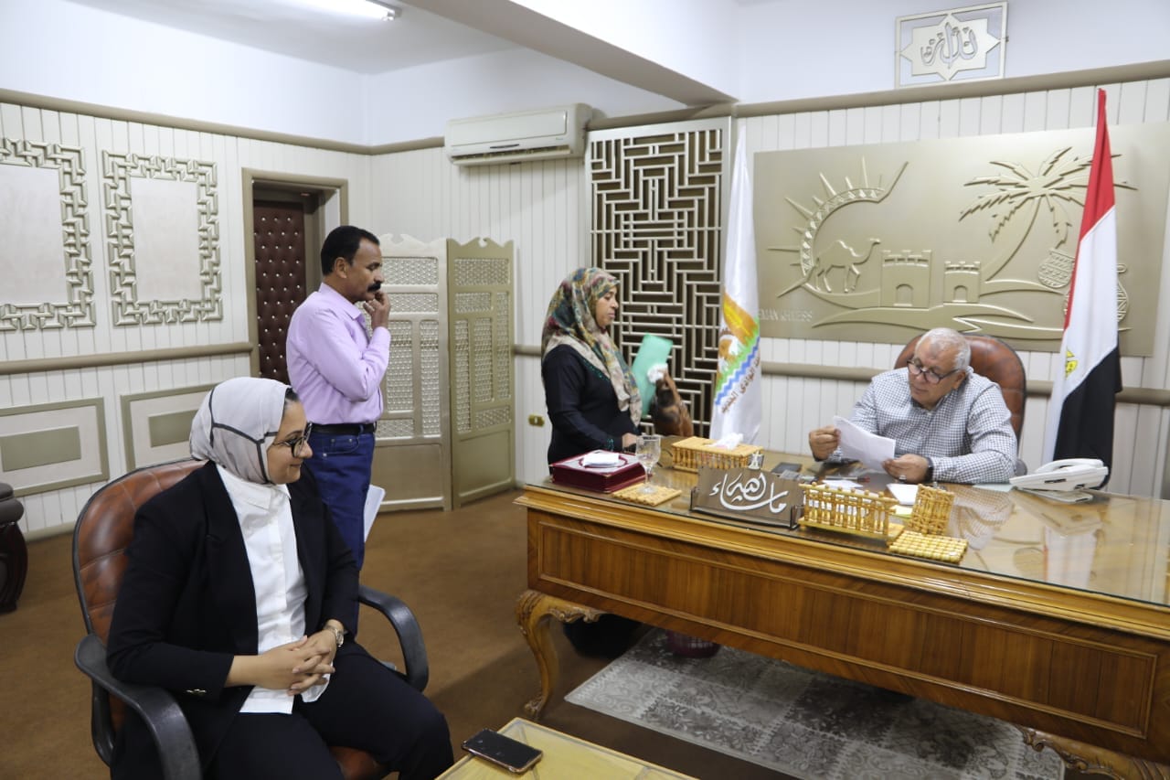 الزملوط يتلقي مواطني الداخلة (1)