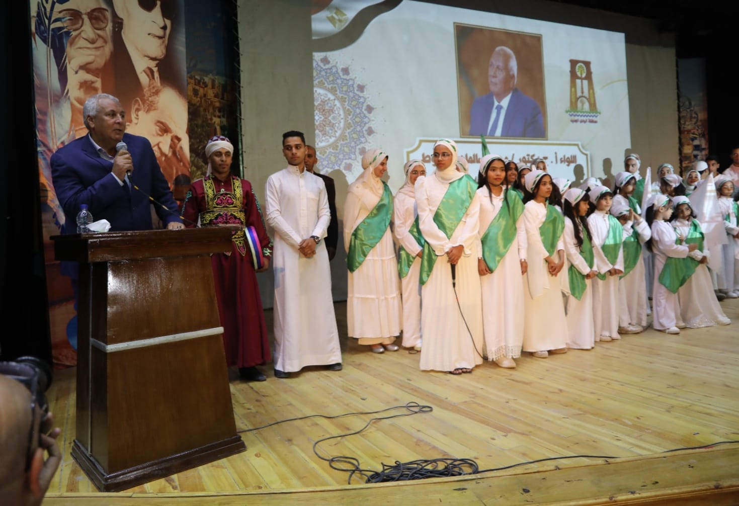 محافظ الوادي الجديد يشهد احتفالية ليلة القدر ويكرّم حفظة القرآن الكريم (24)