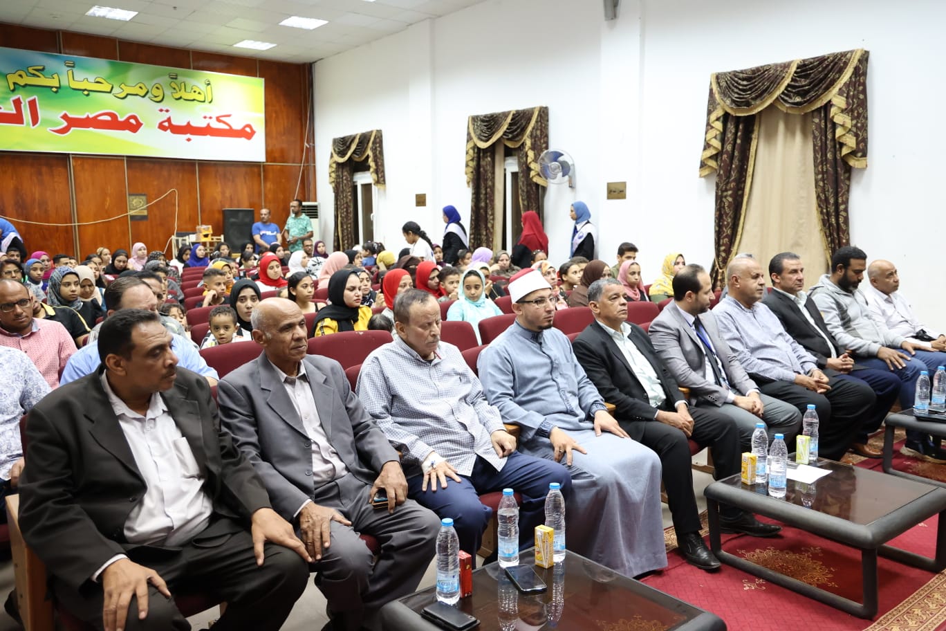 تكريم 70 فائزا في مسابقة دينية وحفظة القران الكريم وذوي الهمم والأيتام بالوادي الجديد (5)