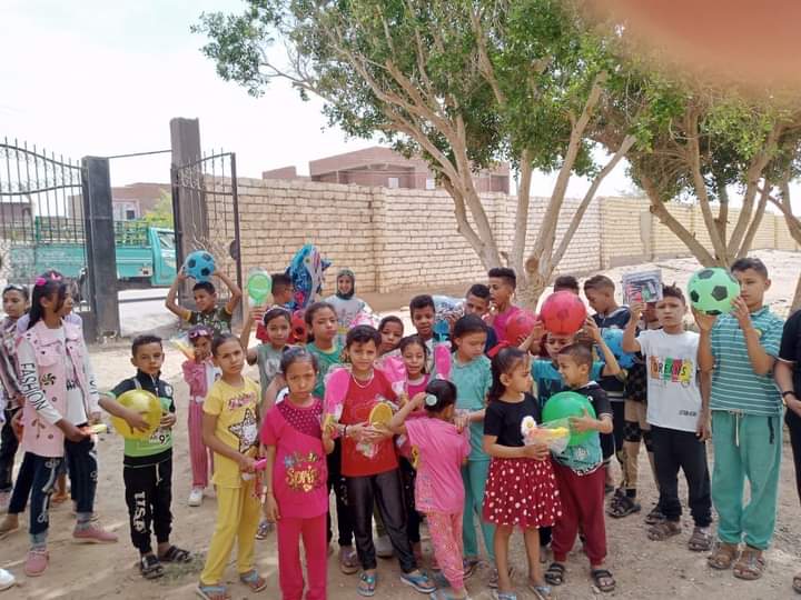 مراكز شباب الوادي الجديد تواصل إحتفالاتها فى ثانى أيام عيد الفطر المبارك (2)