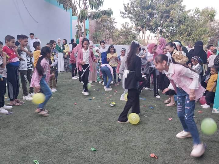 مراكز شباب الوادي الجديد تواصل إحتفالاتها فى ثانى أيام عيد الفطر المبارك (4)
