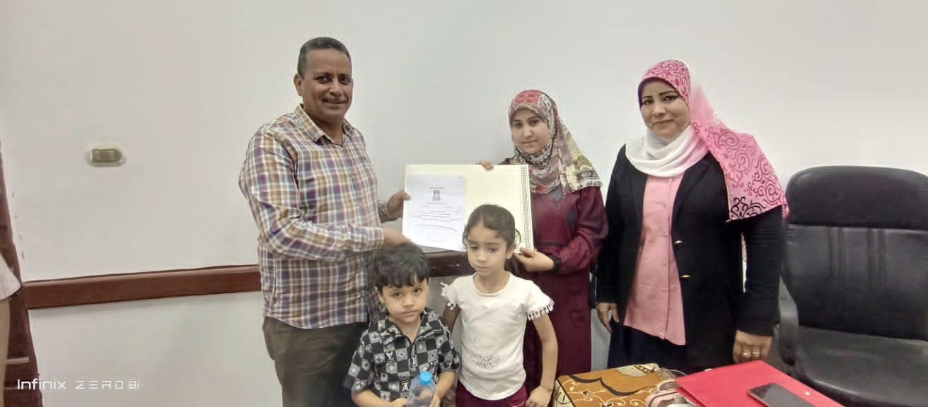تسليم عقود تمليك المنازل الريفية للمستحقين بقرى مركز باريس في الوادي الجديد (2)