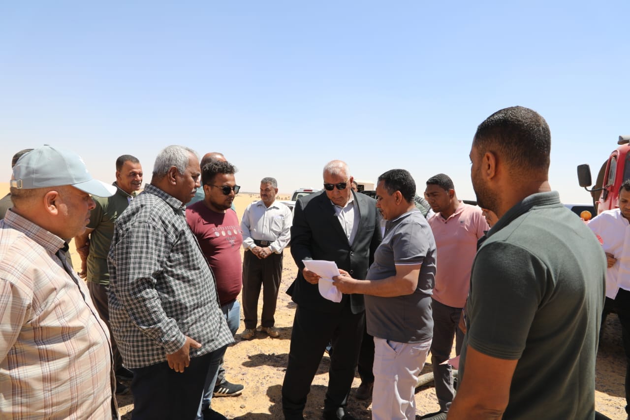 البدء في حفر 3 آبار جوفية لاستصلاح 500 فدان بواحة باريس في الوادي الجديد (1)