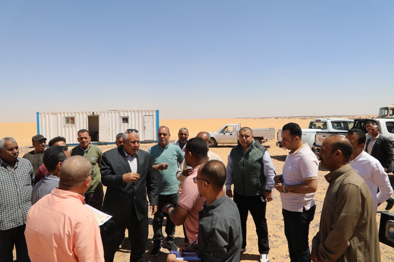 البدء في حفر 3 آبار جوفية لاستصلاح 500 فدان بواحة باريس في الوادي الجديد (2)