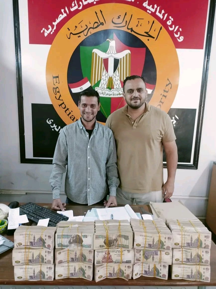 141687-جمرك-قسطل-البري-يضبط-محاولة-تهريب--(2)
