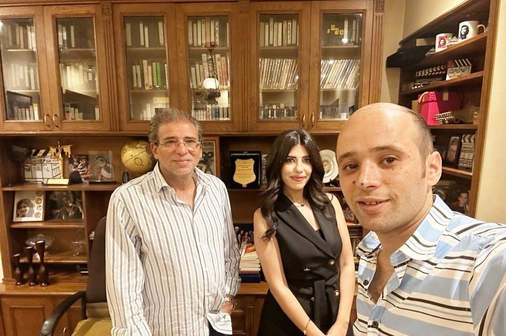 الإعلامية لبنى فوزي مع المخرج خالد يوسف