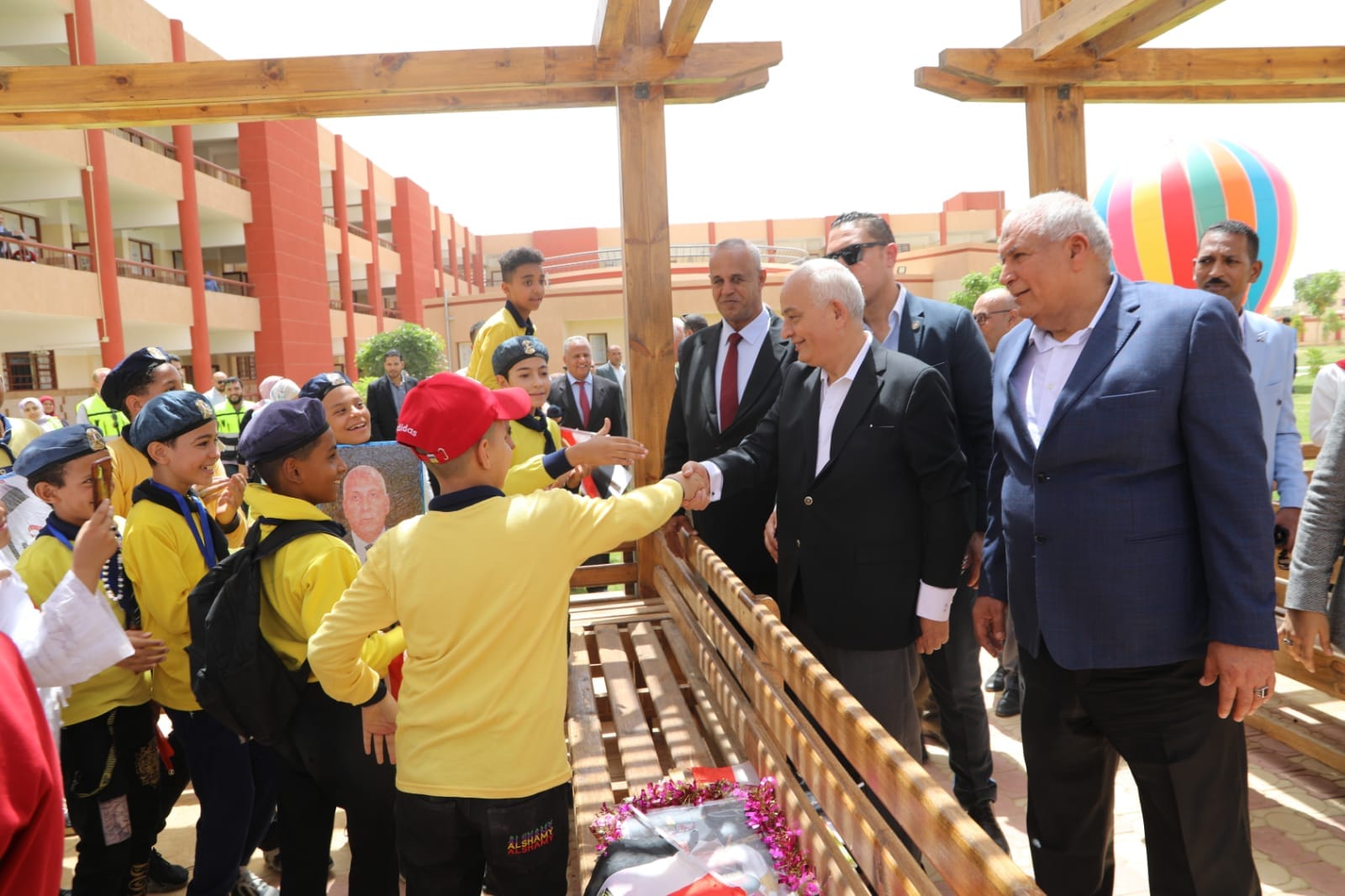 وزير التعليم يتفقد مدرسة الـIPS بالخارجة والمدرسة اليابانية (9)