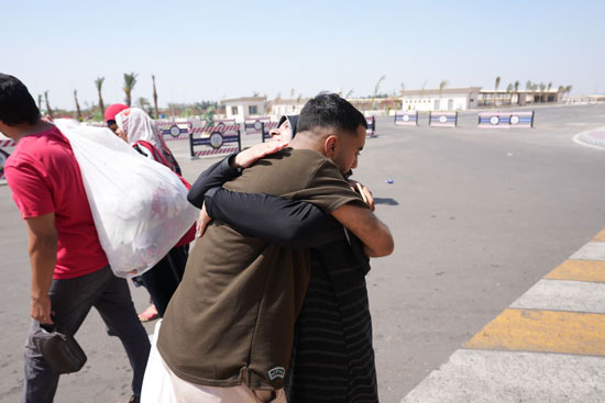 38608-فرحة-المفرج-عنهم-وذويهم-بمناسبة-العفو-عنهم-بمناسبة-عيد-الأضحى--(1)