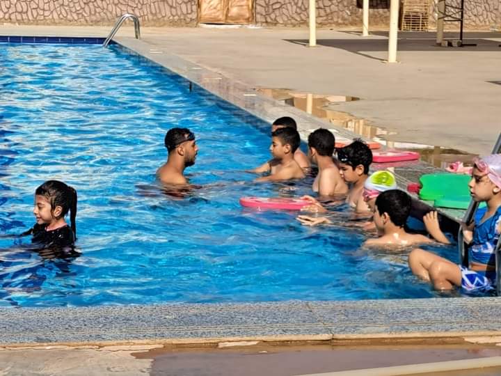 تزايد الإقبال علي حمامات السباحة بالوادي الجديد (6)