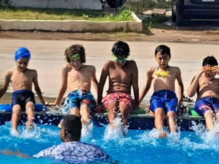 تزايد الإقبال علي حمامات السباحة بالوادي الجديد (7)