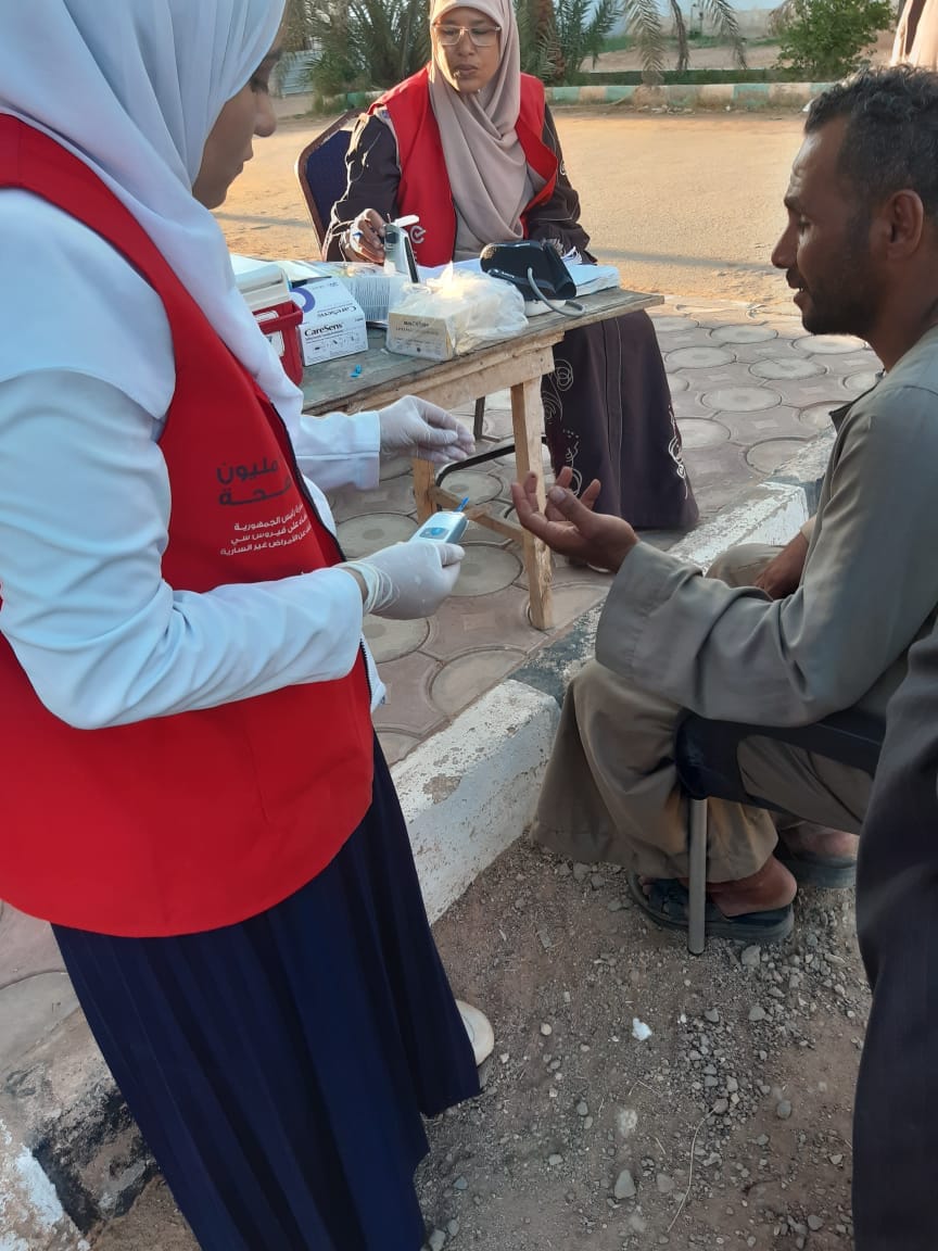 الكشف الطبي على 16797 مواطن بمبادرات 100 يوم صحة بالوادي الجديد (2)