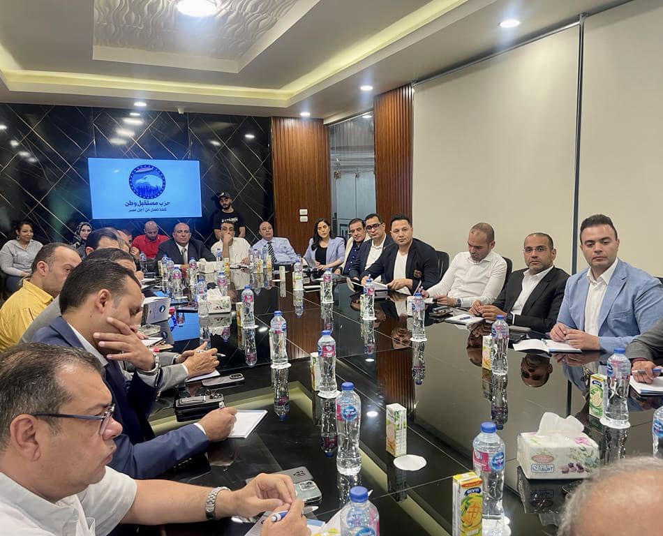 أمين تنظيم مستقبل وطن يجتمع بقيادات وأعضاء الأمانة المركزية للحزب
