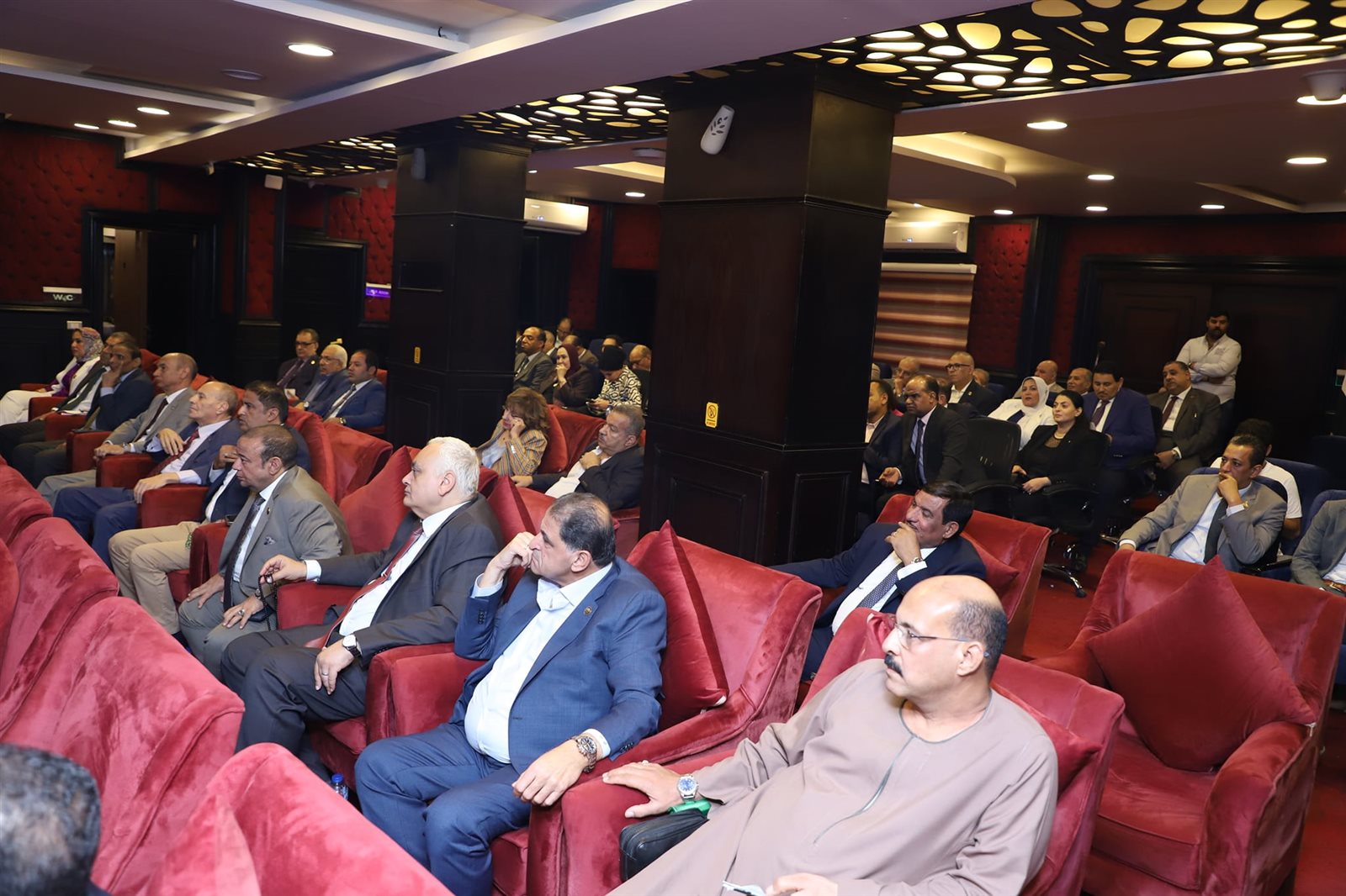 اللقاء التنظيمي الثالث بقيادات الحزب وهيئاته البرلمانية