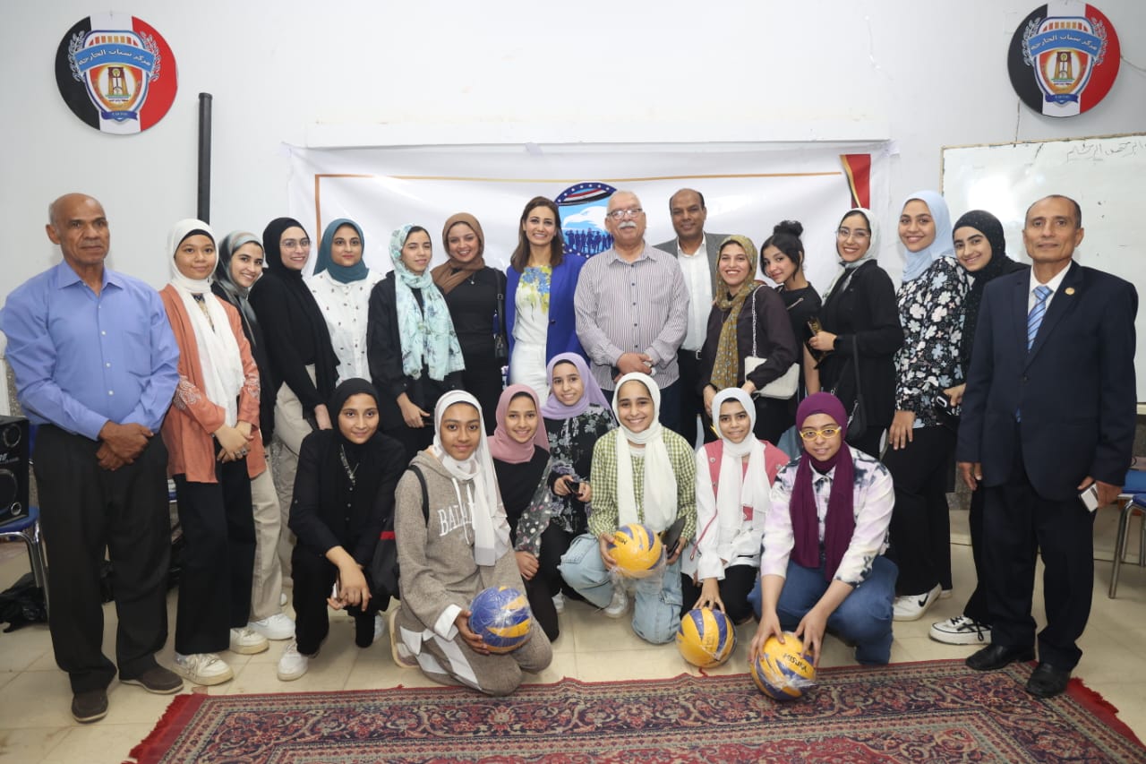 الملتقى الشبابي لدعم الفرق الرياضية في الخارجة (1)