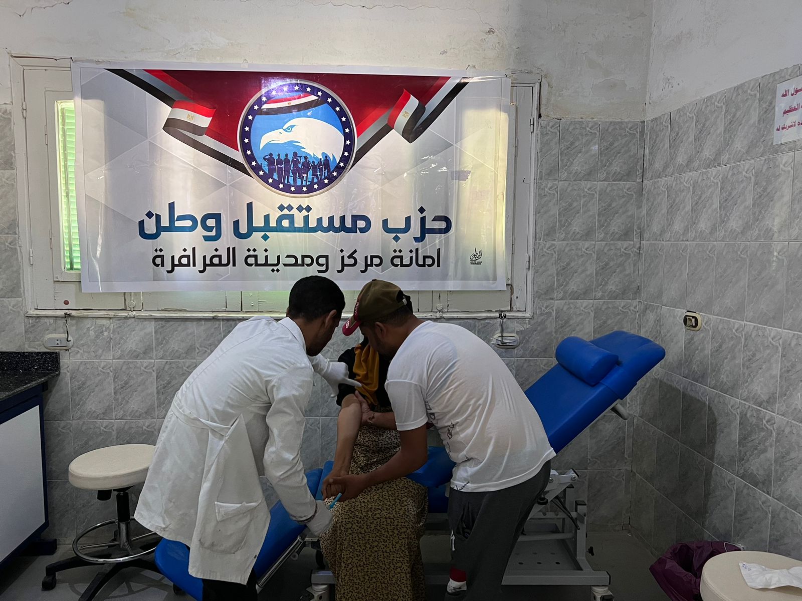قافلة طبية مجانية ومؤتمرات جماهيرية لأبناء مركز الفرافرة في الوادي الجديد (8)