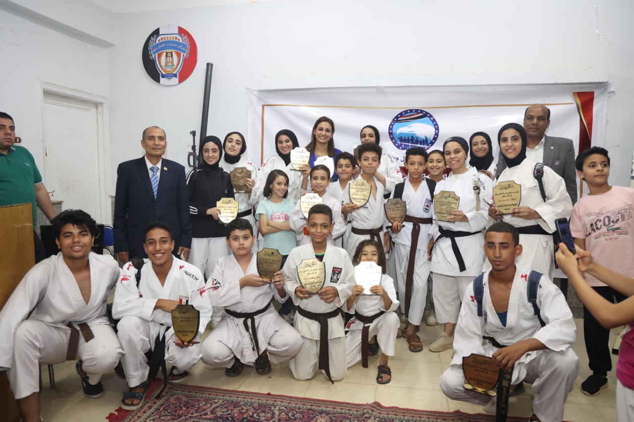 الملتقى الشبابي لدعم الفرق الرياضية في الخارجة (33)